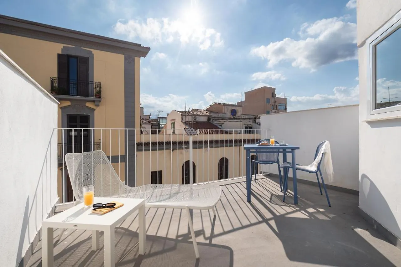 Attico 37 - Suite Con Terrazza Privata E Cucina contacts